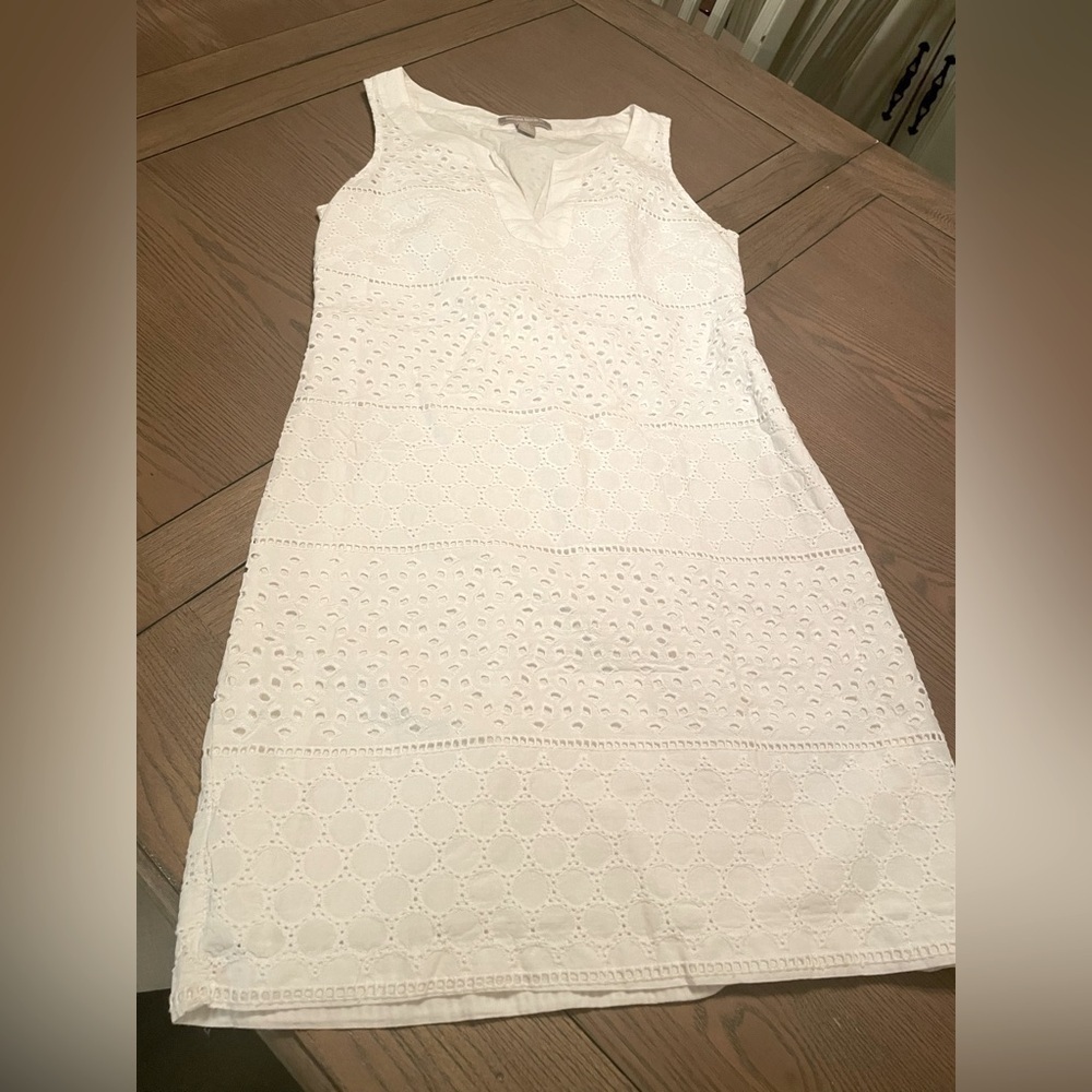 Banana Republic Womans Eyelet Sheath Dress Size 4 White V Neck 100% Cotton Lined
